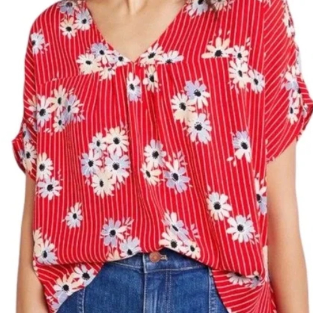 LIKE NEW! Women's Maxwell Red Floral 3/4 Top - XS - Picture 3 of 11